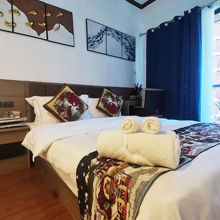 Warm Makati Aparthotel Makati City Buitenkant foto