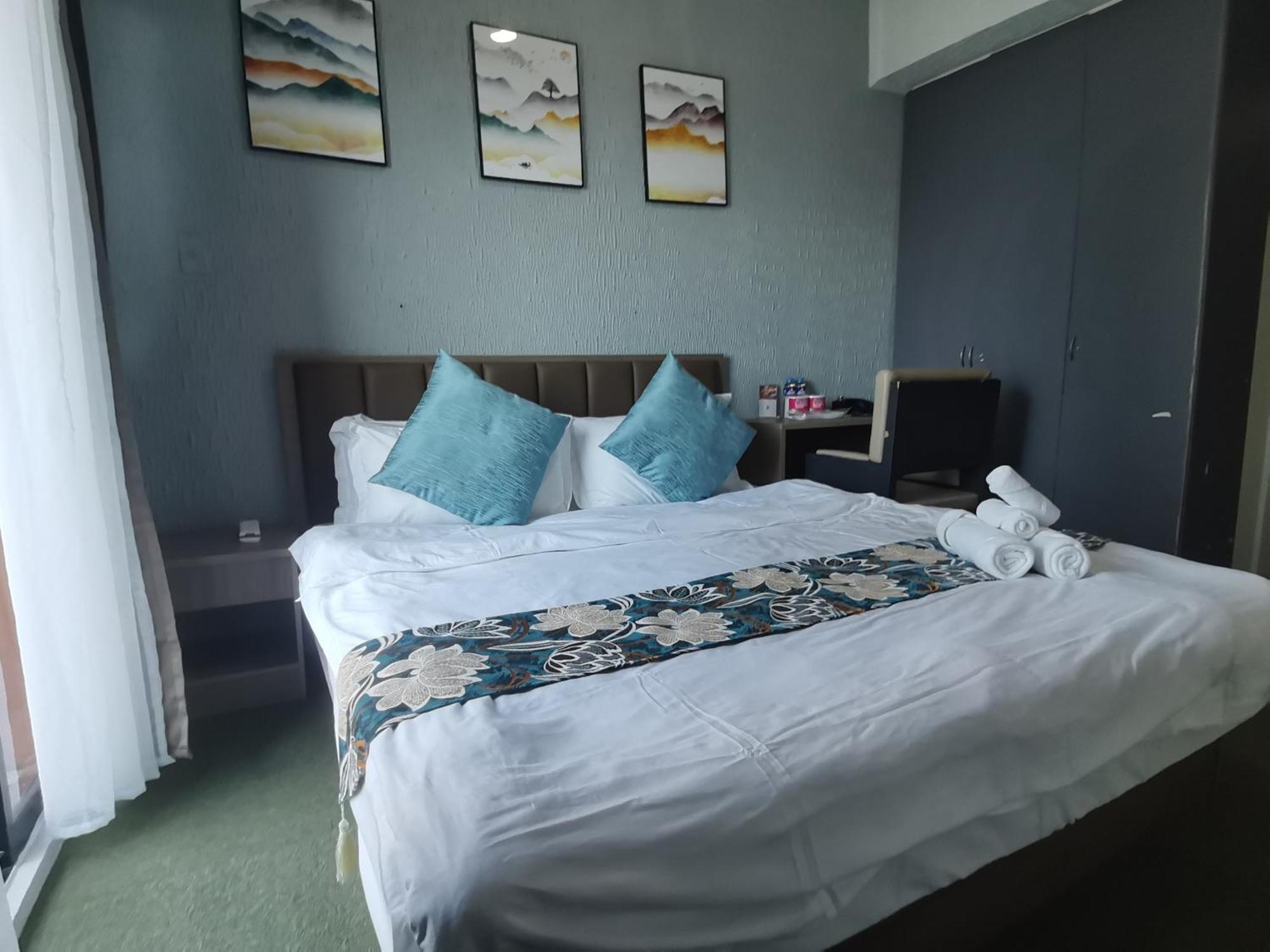 Warm Makati Aparthotel Makati City Buitenkant foto