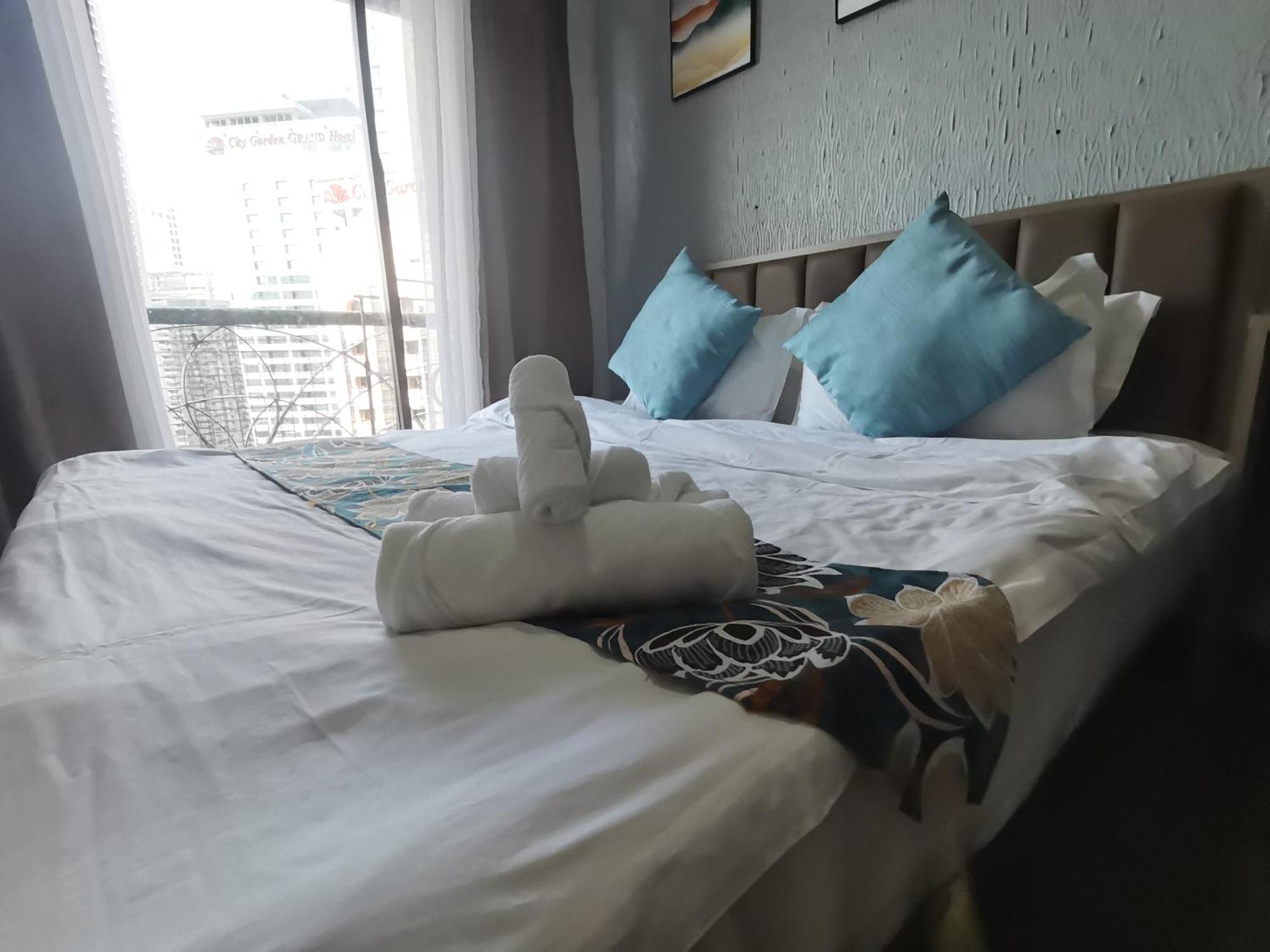 Warm Makati Aparthotel Makati City Buitenkant foto